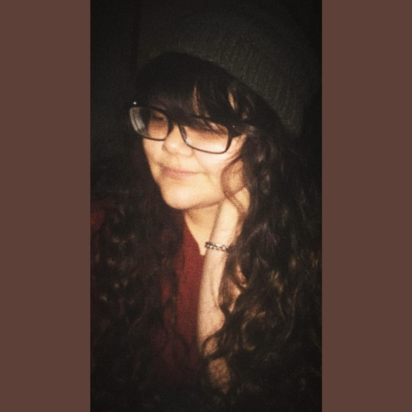 Meet your Posher, Angela - Picture 1 of 1